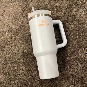 stanley 40 oz tumbler with handle light grey